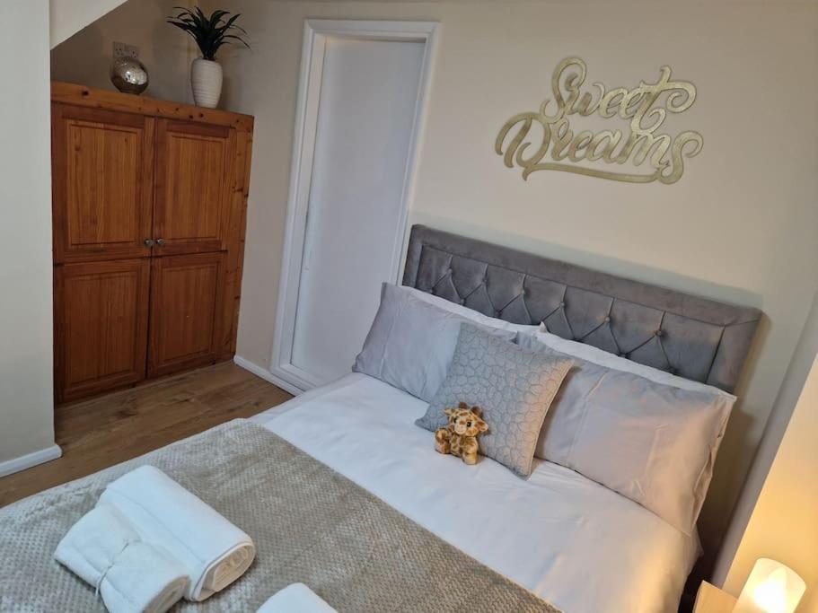 Apartment Cozy Flat & Lovely Garden, High Speed Wifi *