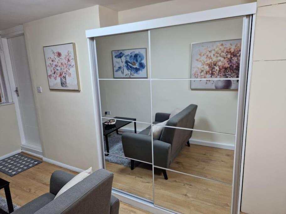 Cozy Flat & Lovely Garden, High Speed Wifi Apartment Cranford