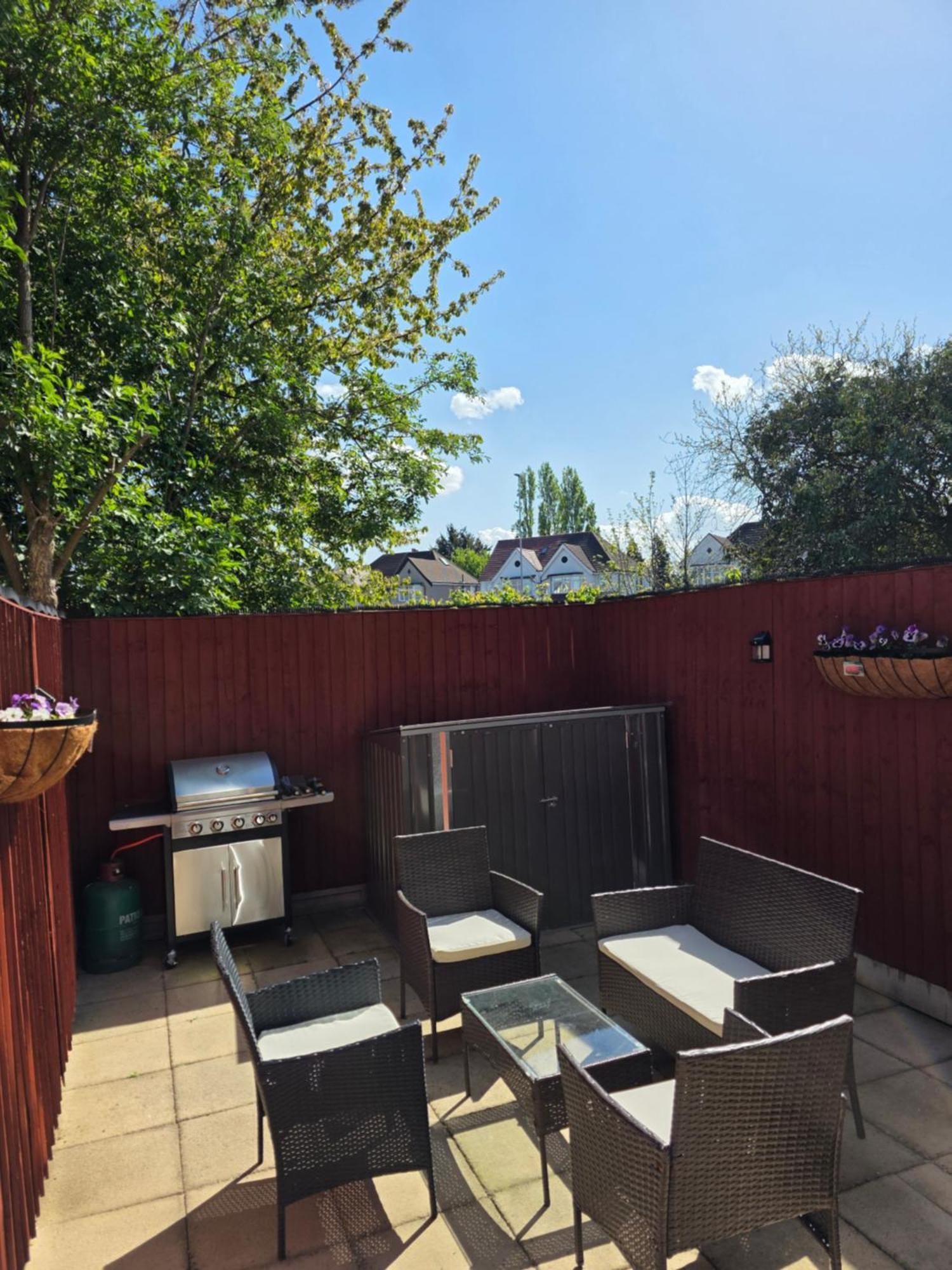 Cozy Flat & Lovely Garden, High Speed Wifi Apartment *